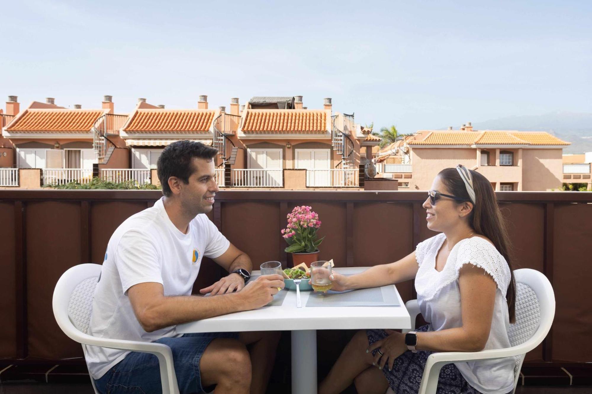 Ferienwohnung Agradable Piso Con Piscina & Playa Terraza Y Wifi Costa Del Silencio Exterior foto